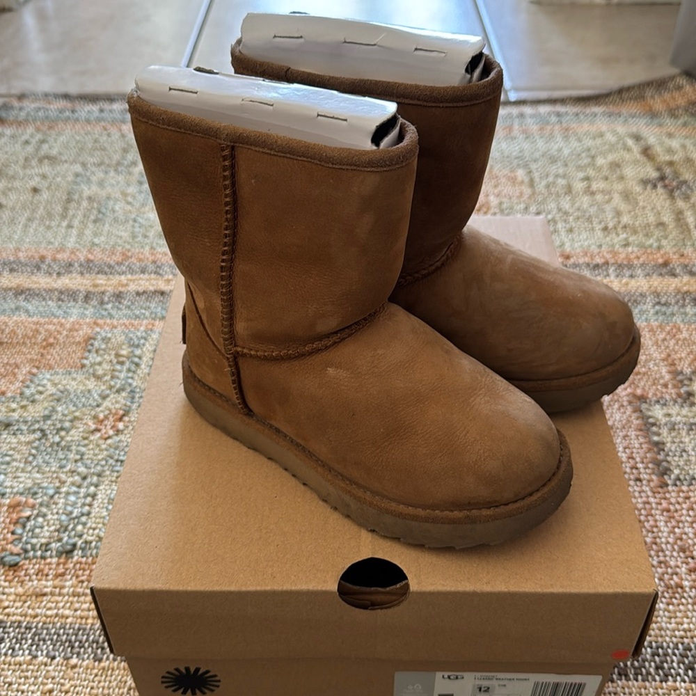Ugg classic Kids Boots Size:12